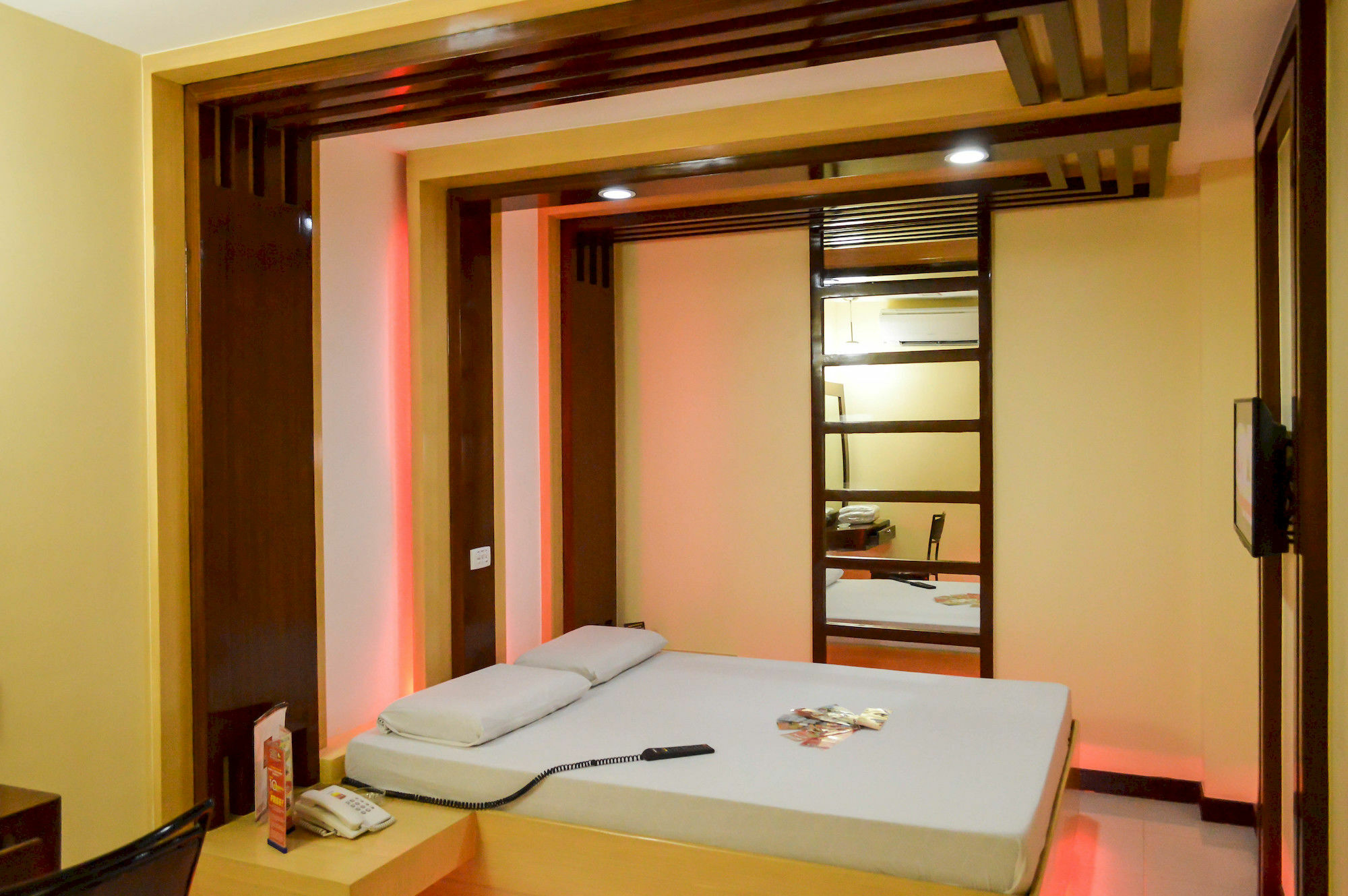 Hotel Sogo Pasay Wood Street Exterior foto